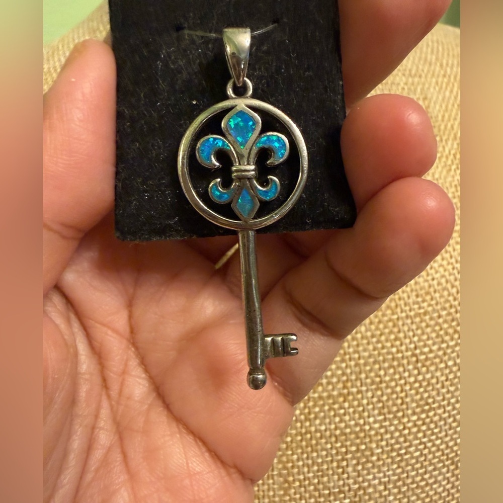 925 Sterling Silver and Blue Fleur de Lis Key Pendant Necklace
